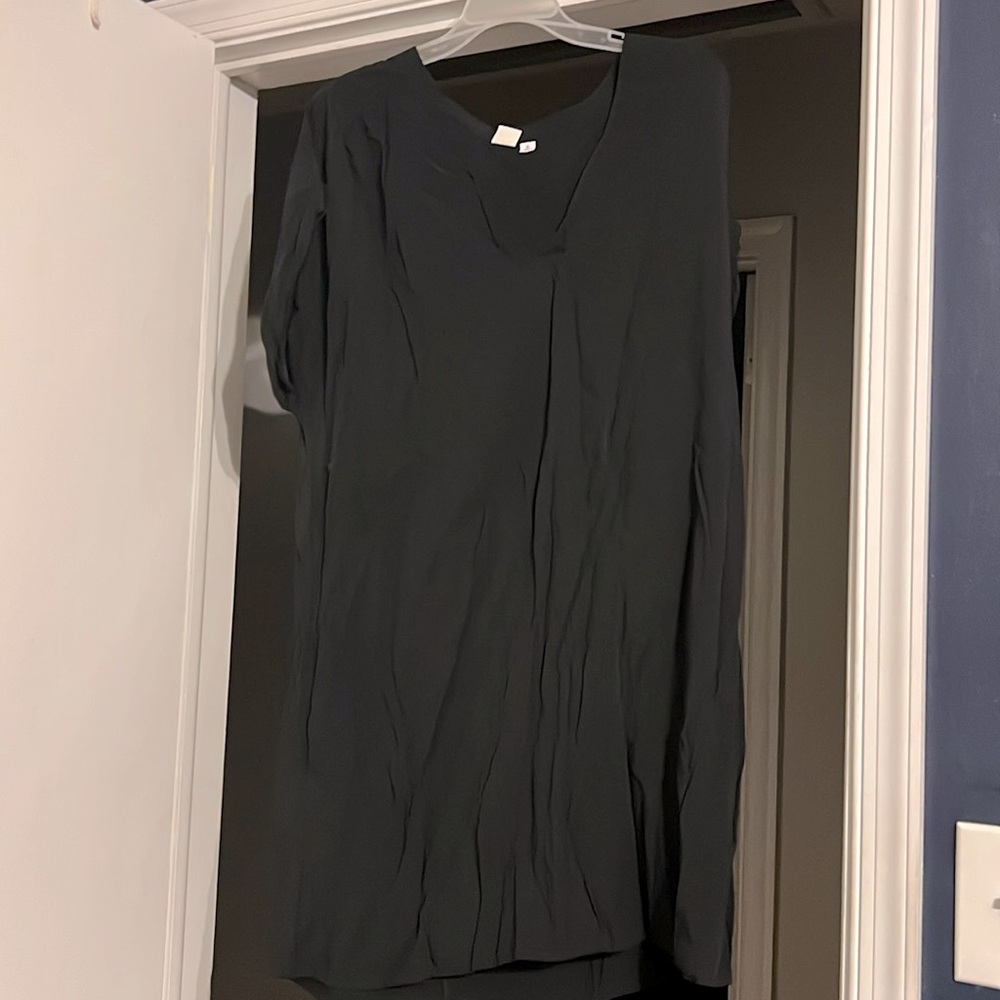 Women’s black dress with pockets